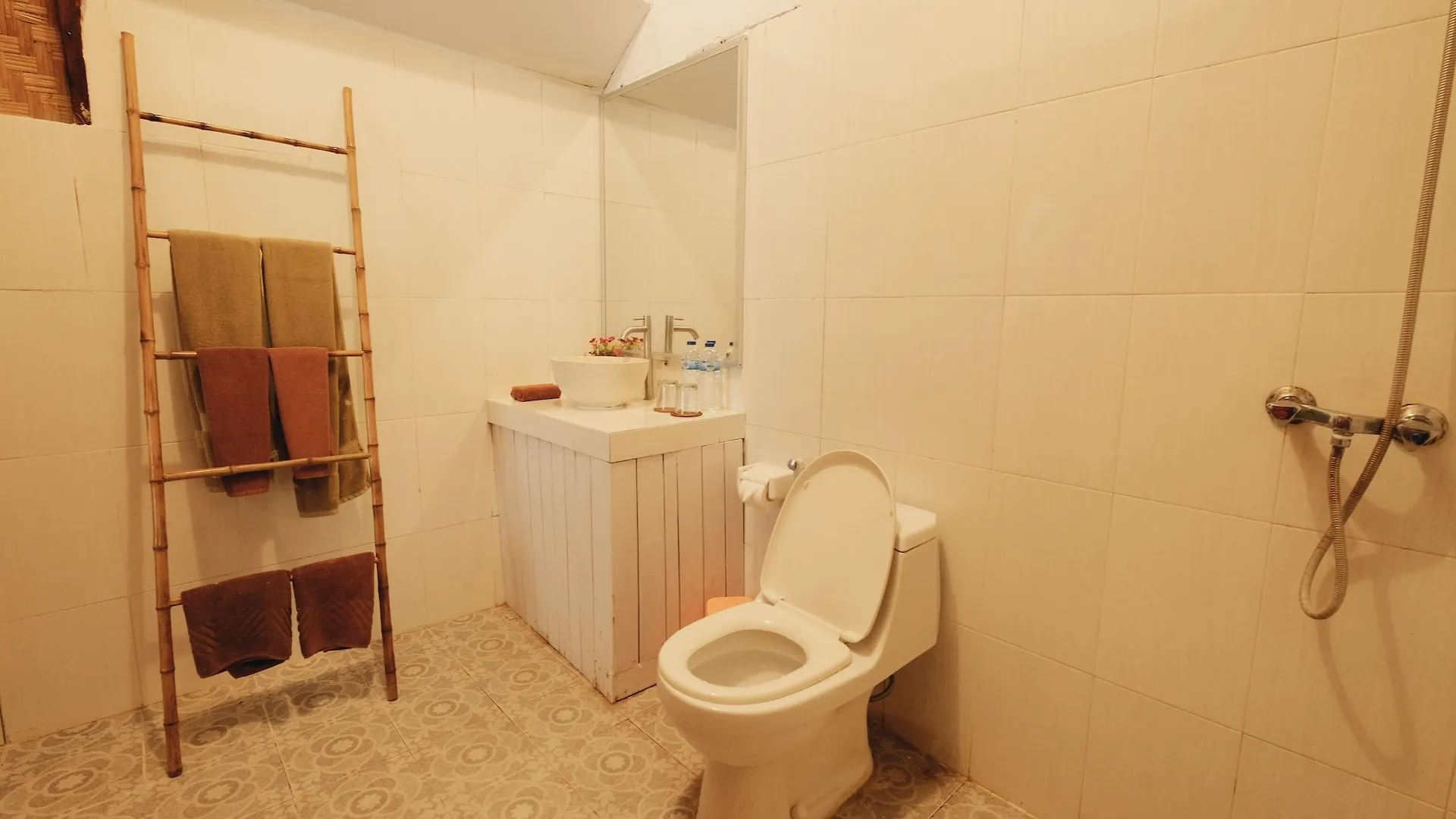 ג'ימבאראן Kubu Kak Dudung Villas בית הארחה